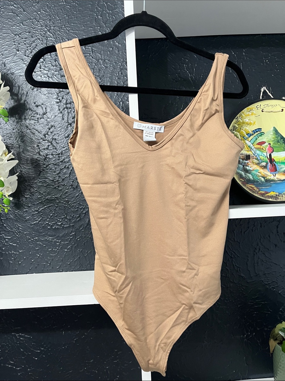 Women's Sleeveless V-Neck Bodysuit in Nude